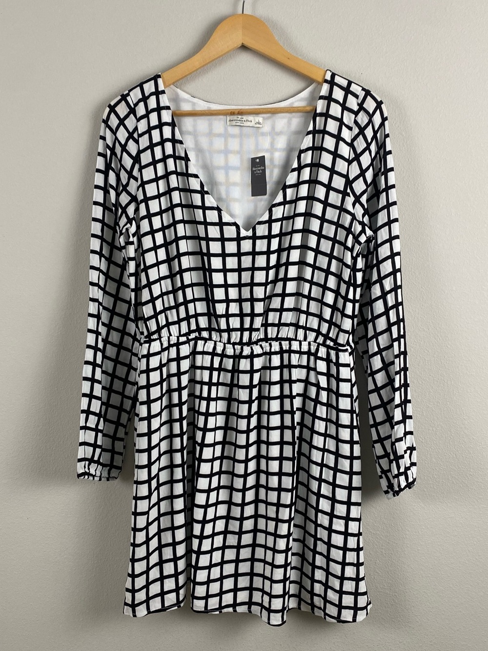 Abercrombie & Fitch Windowpane V Neck Long Sleeve Mini Dress | White/Black